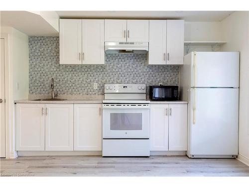 Bsmt-584 Pinery Trail, Waterloo, ON - Indoor Photo Showing Kitchen