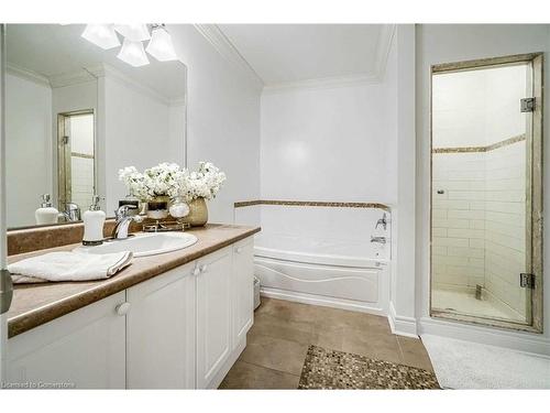 6708 Opera Glass Crescent, Mississauga, ON - Indoor Photo Showing Bathroom