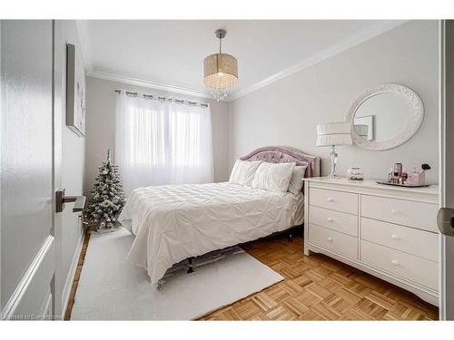 6708 Opera Glass Crescent, Mississauga, ON - Indoor Photo Showing Bedroom