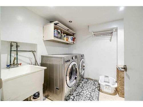 6708 Opera Glass Crescent, Mississauga, ON - Indoor Photo Showing Laundry Room