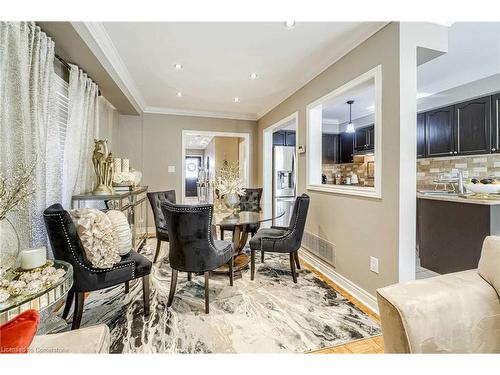 6708 Opera Glass Crescent, Mississauga, ON - Indoor Photo Showing Dining Room