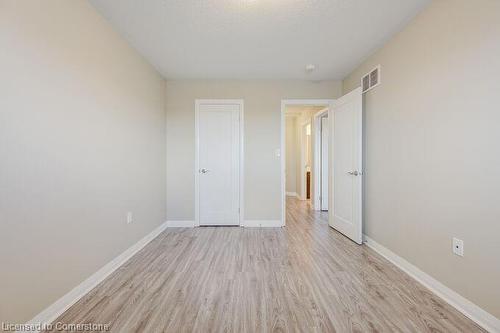 114 Laguna Village Crescent, Hamilton, ON - Indoor Photo Showing Other Room