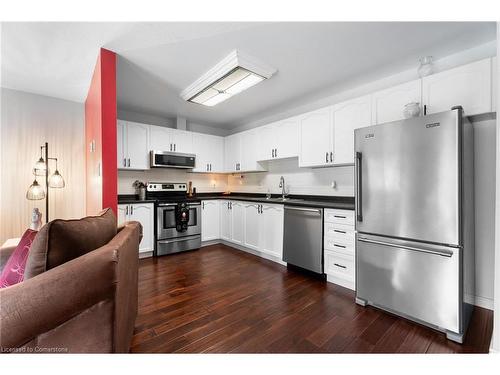 4363 Beverly Crescent, Lincoln, ON - Indoor Photo Showing Kitchen