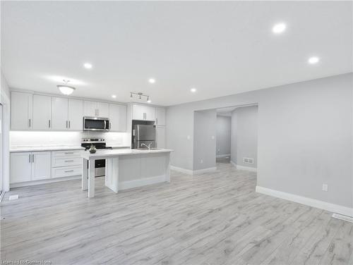 14-61 Vienna Road, Tillsonburg, ON - Indoor Photo Showing Kitchen