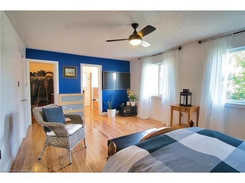 491 Pettit Trail, Milton, ON - Indoor Photo Showing Bedroom