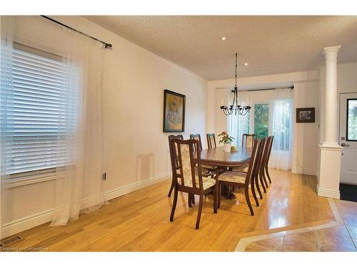 491 Pettit Trail, Milton, ON - Indoor Photo Showing Dining Room