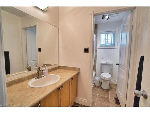 491 Pettit Trail, Milton, ON - Indoor Photo Showing Bathroom