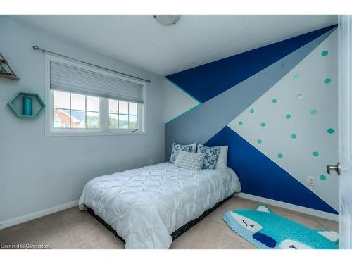 32 Manhattan Circle, Cambridge, ON - Indoor Photo Showing Bedroom