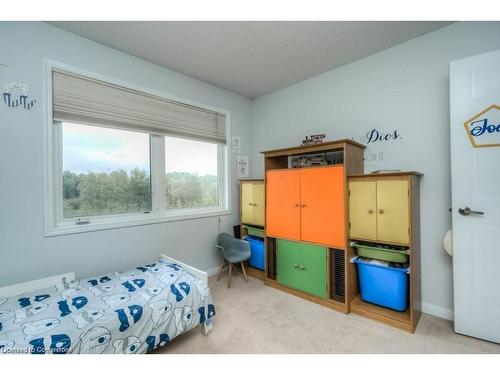 32 Manhattan Circle, Cambridge, ON - Indoor Photo Showing Bedroom