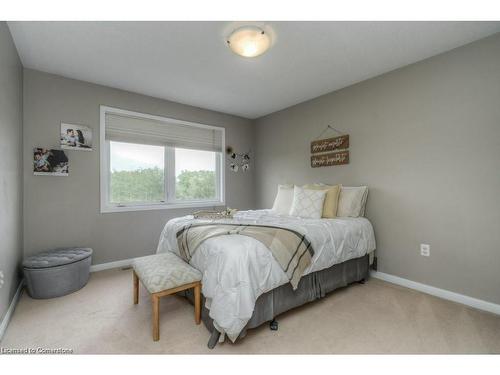 32 Manhattan Circle, Cambridge, ON - Indoor Photo Showing Bedroom