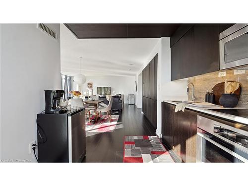 612-10 Capreol Court, Toronto, ON - Indoor Photo Showing Kitchen