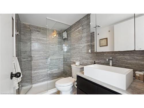 612-10 Capreol Court, Toronto, ON - Indoor Photo Showing Bathroom