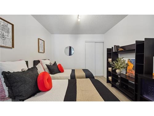 612-10 Capreol Court, Toronto, ON - Indoor Photo Showing Other Room