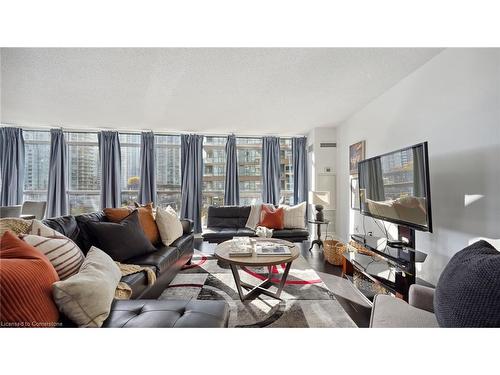 612-10 Capreol Court, Toronto, ON - Indoor Photo Showing Living Room