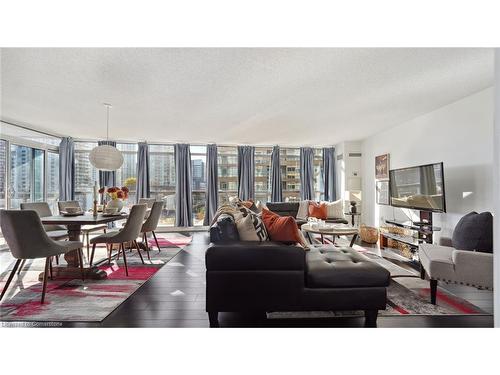 612-10 Capreol Court, Toronto, ON - Indoor Photo Showing Living Room