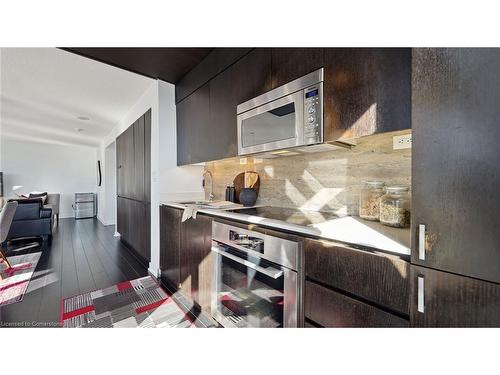 612-10 Capreol Court, Toronto, ON - Indoor Photo Showing Kitchen