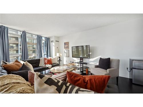 612-10 Capreol Court, Toronto, ON - Indoor Photo Showing Living Room