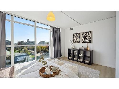 612-10 Capreol Court, Toronto, ON - Indoor Photo Showing Living Room