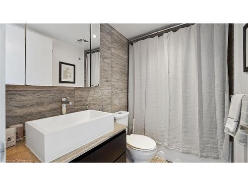 612-10 Capreol Court, Toronto, ON - Indoor Photo Showing Bathroom