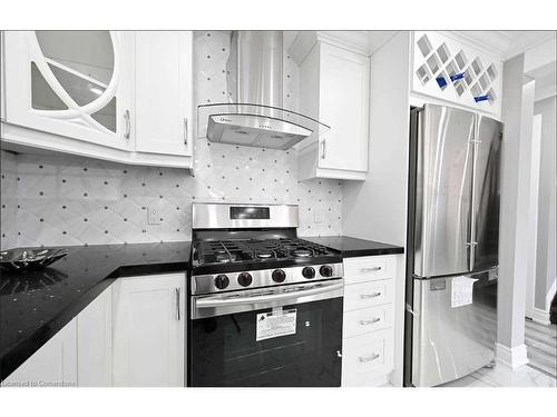 Main-39 Walter Avenue S, Hamilton, ON - Indoor Photo Showing Kitchen