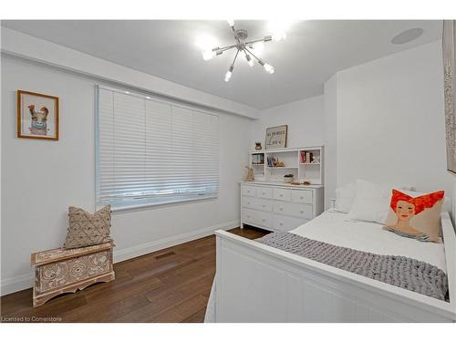 4 Courtsfield Crescent, Etobicoke, ON - Indoor Photo Showing Bedroom