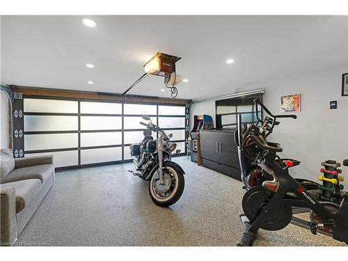 4 Courtsfield Crescent, Etobicoke, ON - Indoor Photo Showing Garage