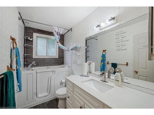 27 Bernick Drive, Barrie, ON - Indoor Photo Showing Bathroom