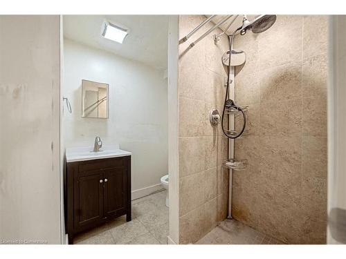 27 Bernick Drive, Barrie, ON - Indoor Photo Showing Bathroom