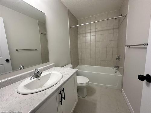 27 Wilkinson Avenue, Cambridge, ON - Indoor Photo Showing Bathroom