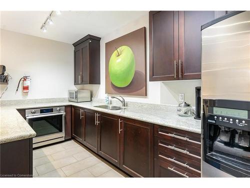 704-900 Mount Pleasant Road, Toronto, ON - Indoor Photo Showing Kitchen With Double Sink