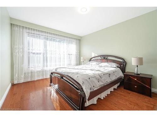 123 Treeview Drive, Toronto, ON - Indoor Photo Showing Bedroom