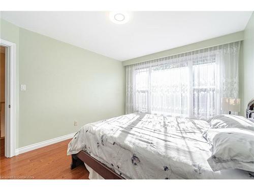 123 Treeview Drive, Toronto, ON - Indoor Photo Showing Bedroom