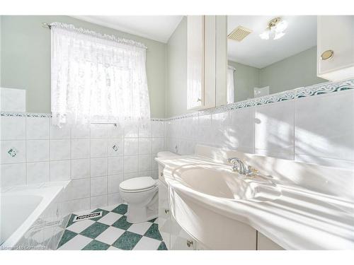 123 Treeview Drive, Toronto, ON - Indoor Photo Showing Bathroom