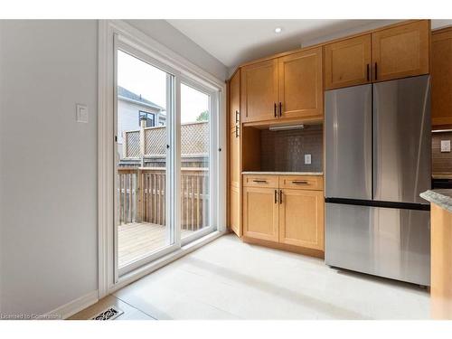 5160 Silvercreek Drive, Burlington, ON - Indoor Photo Showing Kitchen