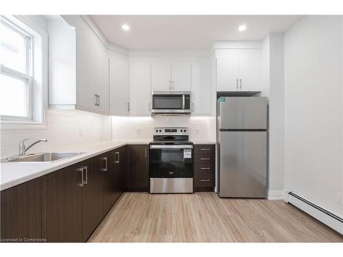 1-237 Church Street, St. Catharines, ON - Indoor Photo Showing Kitchen With Stainless Steel Kitchen With Upgraded Kitchen