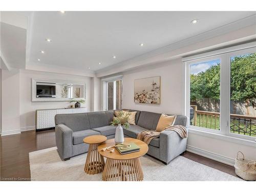 89 Acadian Heights, Brampton, ON - Indoor Photo Showing Living Room