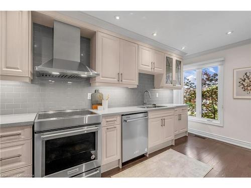 89 Acadian Heights, Brampton, ON - Indoor Photo Showing Kitchen