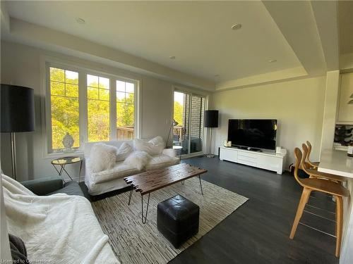 46 Pelican Lane, Hamilton, ON - Indoor Photo Showing Living Room