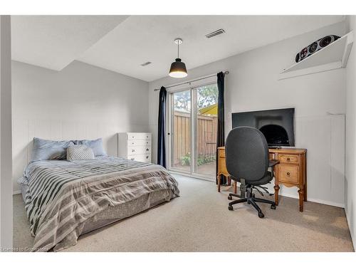 38-7340 Copenhagen Road, Mississauga, ON - Indoor Photo Showing Bedroom