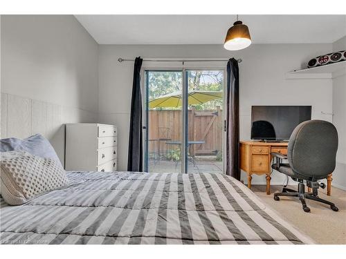 38-7340 Copenhagen Road, Mississauga, ON - Indoor Photo Showing Bedroom