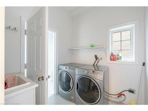 8 Decorso Drive, Peel, ON - Indoor Photo Showing Laundry Room