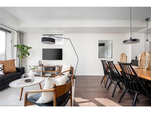 22-120 Twenty Fourth Street, Toronto, ON - Indoor Photo Showing Dining Room