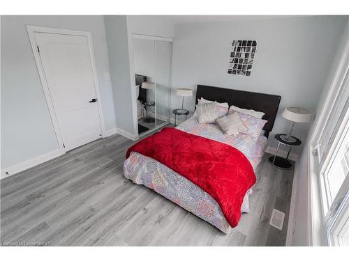 82 Shelby Avenue, Hamilton, ON - Indoor Photo Showing Bedroom