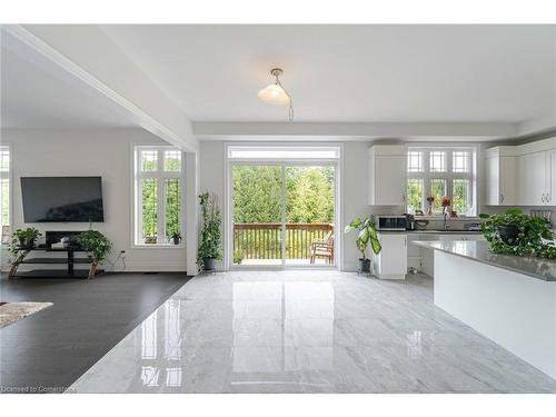 59 Raspberry Ridge, Caledon, ON - Indoor Photo Showing Living Room