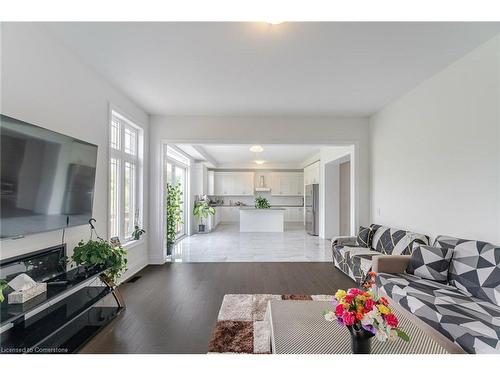 59 Raspberry Ridge, Caledon, ON - Indoor Photo Showing Living Room