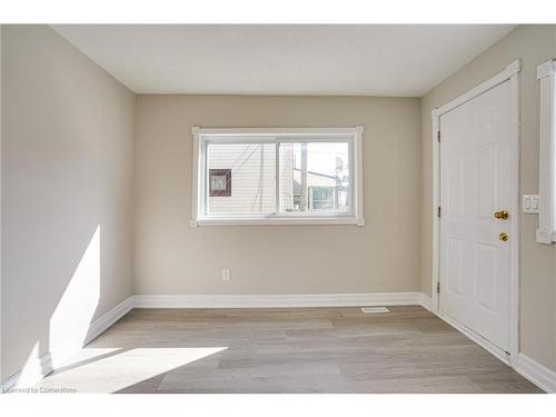 Main-1164 Cannon Street E, Hamilton, ON - Indoor Photo Showing Other Room