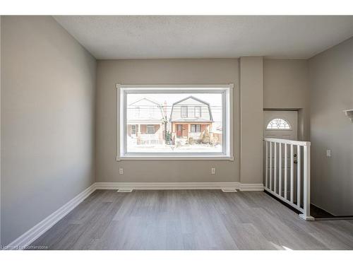 Main-1164 Cannon Street E, Hamilton, ON - Indoor Photo Showing Other Room