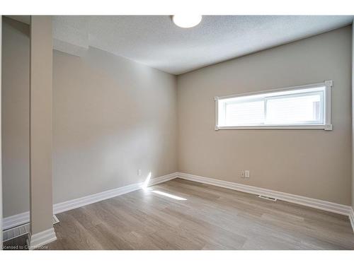 Main-1164 Cannon Street E, Hamilton, ON - Indoor Photo Showing Other Room