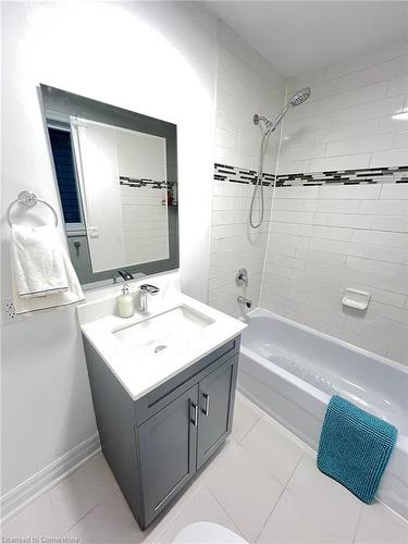 Main-1164 Cannon Street E, Hamilton, ON - Indoor Photo Showing Bathroom