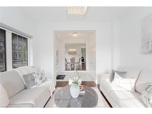 39 Agava Street Street, Peel, ON - Indoor Photo Showing Living Room